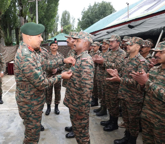 Lt Gen Pratik Sharma Evaluates Preparedness at JAK LI Centre in Srinagar