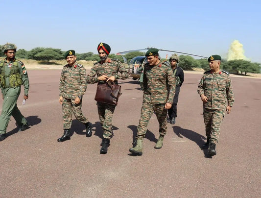 Lt Gen H.S. Vandra Evaluates Joint Field Exercise of Strike Hawks and Ranbankura Division