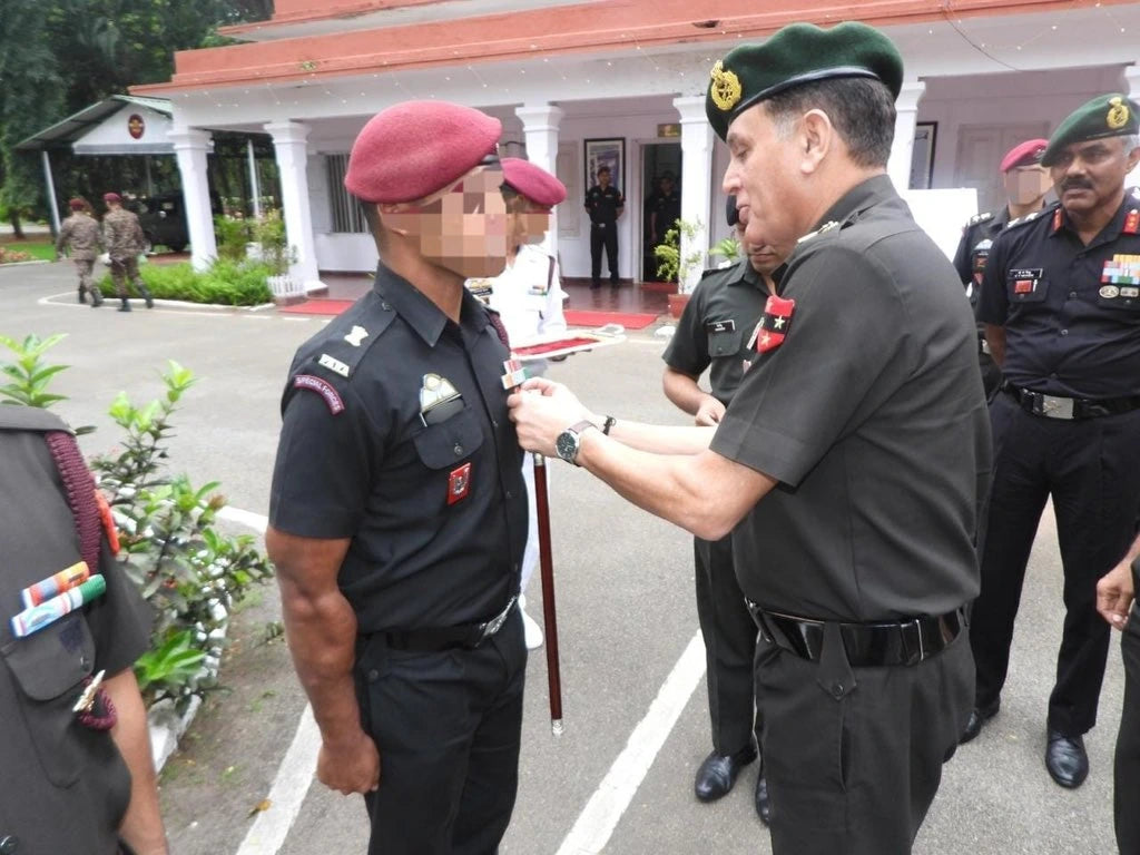 Lt Gen Dhiraj Seth Evaluates Training Protocols and Infrastructure at Bengaluru Parachute Regiment Centre