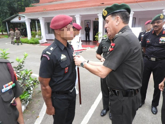 Lt Gen Dhiraj Seth Evaluates Training Protocols and Infrastructure at Bengaluru Parachute Regiment Centre