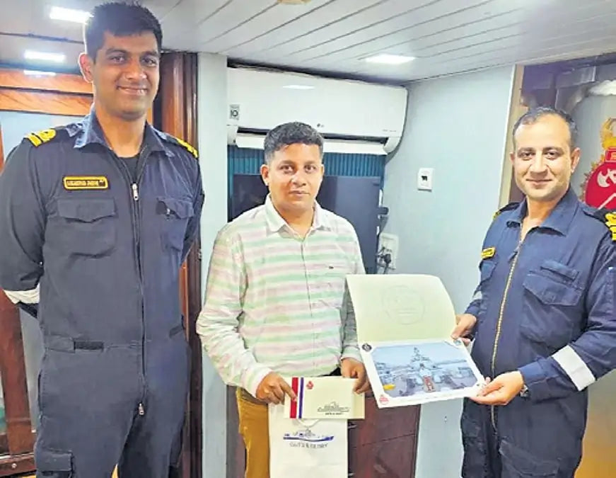 Indian Navy Honors Karwar Jeweller for Bravery in Rescuing Officer on Railway Tracks
