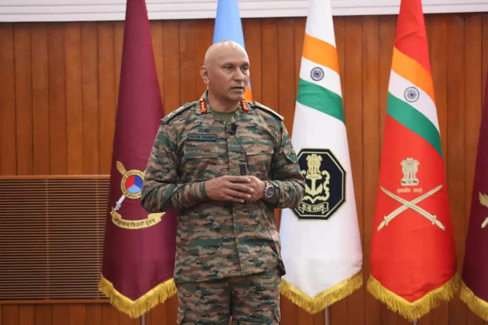 Lt Gen Pratik Sharma Delivers Lecture on Operational Challenges at CDM.Session