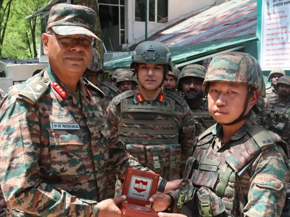 Lt Gen PK Mishra Evaluates Security and Operational Preparedness on LoC in Poonch