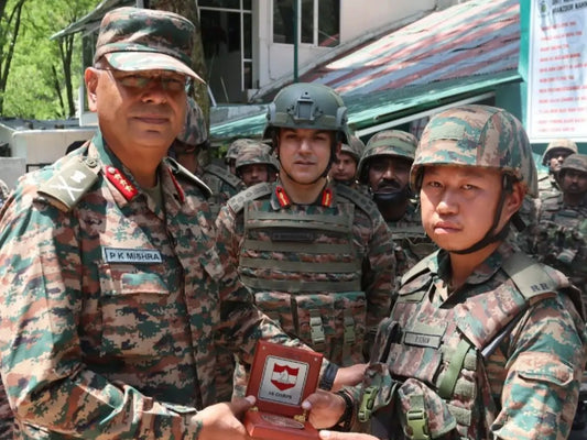 Lt Gen PK Mishra Evaluates Security and Operational Preparedness on LoC in Poonch
