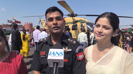 Army Pilot Captain Bharat Bhardwaj Proposes to Girlfriend Arushi at Aviation Convocation Ceremony