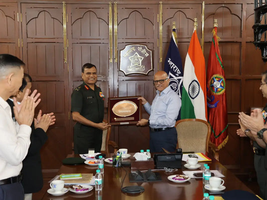 Lt General Kushwah and Maharashtra DGP Discuss Enhanced Military-Civil Security Collaboration