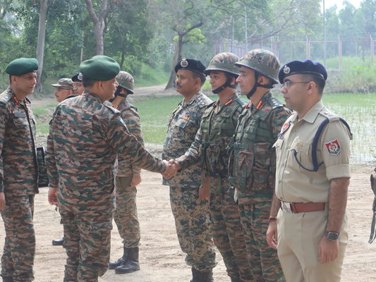 Lt Gen Pushpendra Singh Evaluates Combat Readiness of Panther Division in Strategic Forward Areas