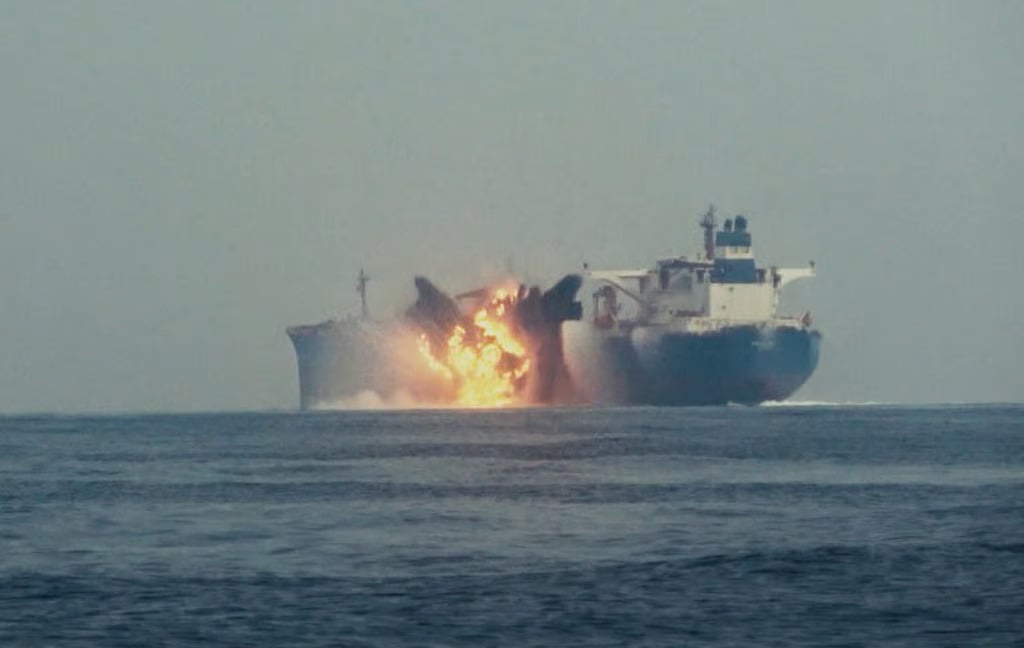 Red Sea Cargo Ship Attacked Amid Rising Houthi Hostilities Following Bulk Carrier Sinking