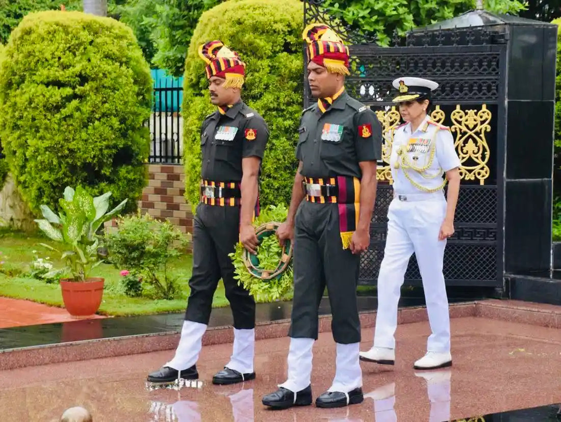 Surgeon Vice Admiral Arti Sarin Pays Tribute to AFMC Bravehearts During Pune Farewell Visit