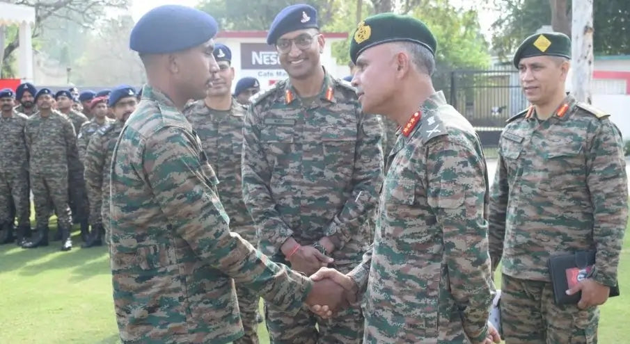 Lt Gen Chandpuria Evaluates Operational Readiness of Golden Arrow Division