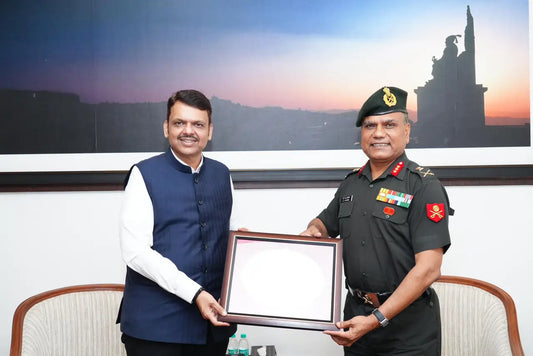 Lt Gen DS Kushwah and Maharashtra CM Fadnavis Discuss Military-Civil Coordination and Disaster Relief