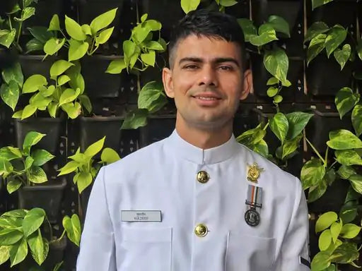 Indian Navy's LAOM Kuldeep Diwach Honored with Full Military Rites in Jhunjhunu