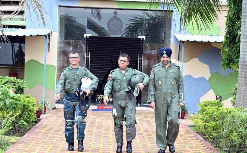 Air Marshal Kapoor Pilots Su-30 MKI in Lohegaon to Highlight IAF's Readiness