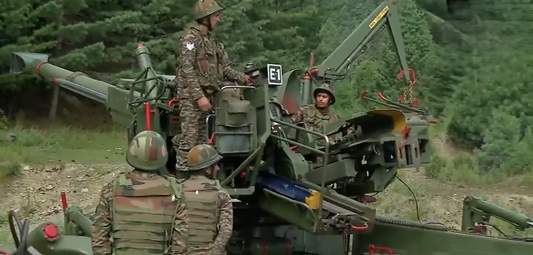 Indian Army Showcases Bofors 155 mm Howitzer Capabilities Near LoC in Kupwara