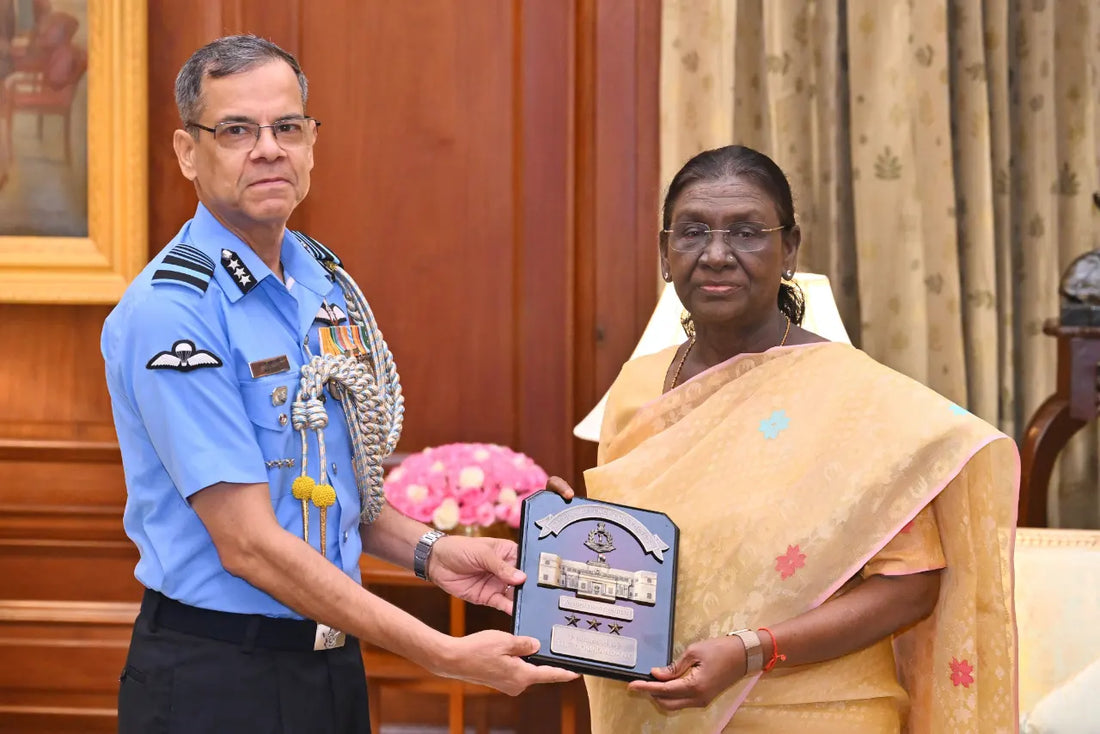 President Droupadi Murmu Meets 66th National Defence College Course Members at Rashtrapati Bhavan