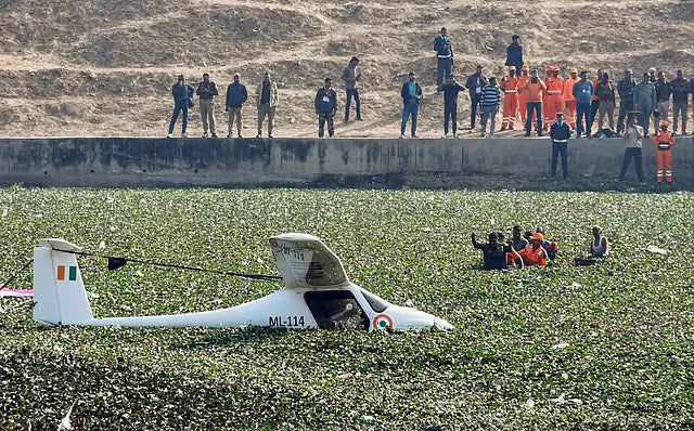 Prayagraj Villagers Heroically Save IAF Pilots After Pond Crash