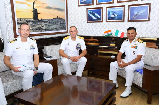 Italian, Indian Navy Chiefs Discuss Deeper Maritime Cooperation in New Delhi