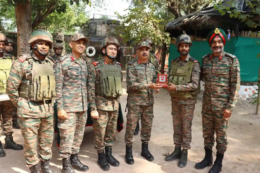 Lt Gen Mohit Seth Reviews Troop Readiness in Rakhmuthi Sector Along LoC