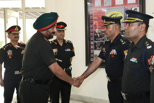 Lt Gen Manjinder Singh Assesses Operational Readiness and Innovation at Army Air Defence Unit and 505 Army Base Workshop