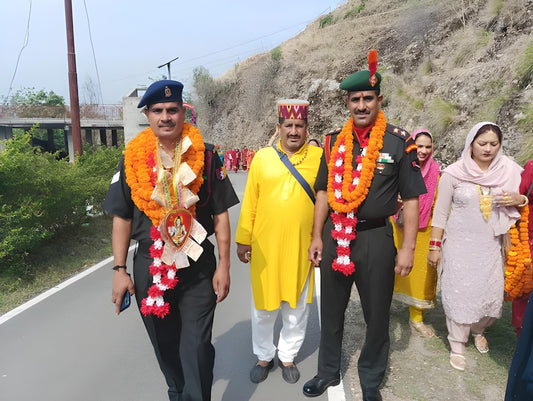 Two Brothers Retire from Indian Army on the Same Day After 30 Years