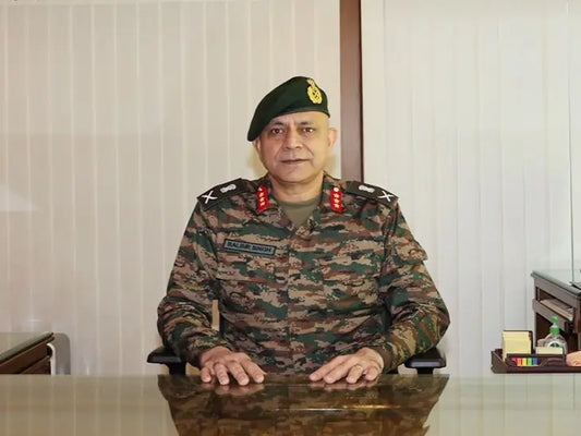 Lt Gen Balbir Singh Assumes Command of Chinar Corps, Emphasizes Peace and Development in Kashmir