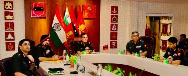Lt Gen Dhiraj Seth Reviews Southern Command's Operational Preparedness and Veteran Welfare in Pune