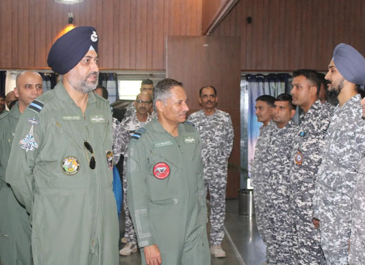 Air Marshal Awadhesh Kumar Bharti Reviews Operational Preparedness at Pune, Conducts Su-30MKI Sortie