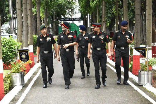 Lt Gen H S Vandra Reviews Southern Star Signal Units in Pune, Urges Modernisation