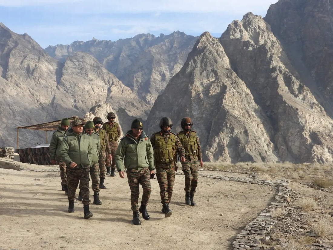 Lt Gen Hitesh Bhalla Assesses Operational Preparedness at Fire & Fury Corps Frontline Posts
