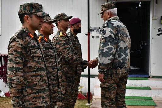 Lt Gen Rajan Sharawat Assesses Troop Readiness in Kathua's Bani–Machhedi Sector