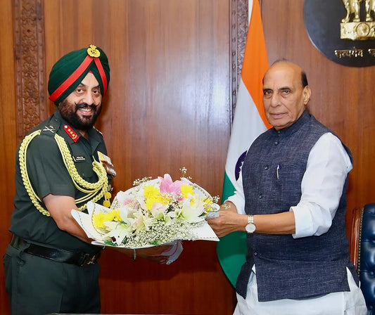 Lt Gen Manjinder Singh Briefs Defence Minister on Army's Readiness Before Retirement