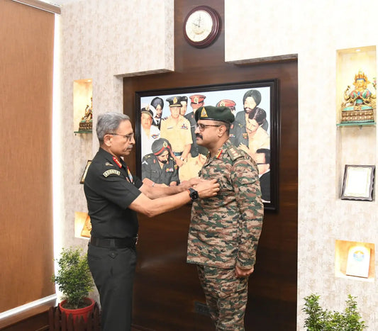 Lt Gen RC Tiwari Honors Col Prasad Bansod for Developing Indigenous ‘Asmi’ Machine Pistol