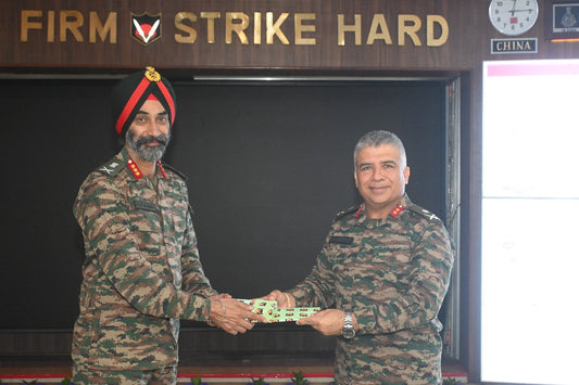 Lt Gen Vandra Evaluates Technological Advancements with Spearhead Signallers